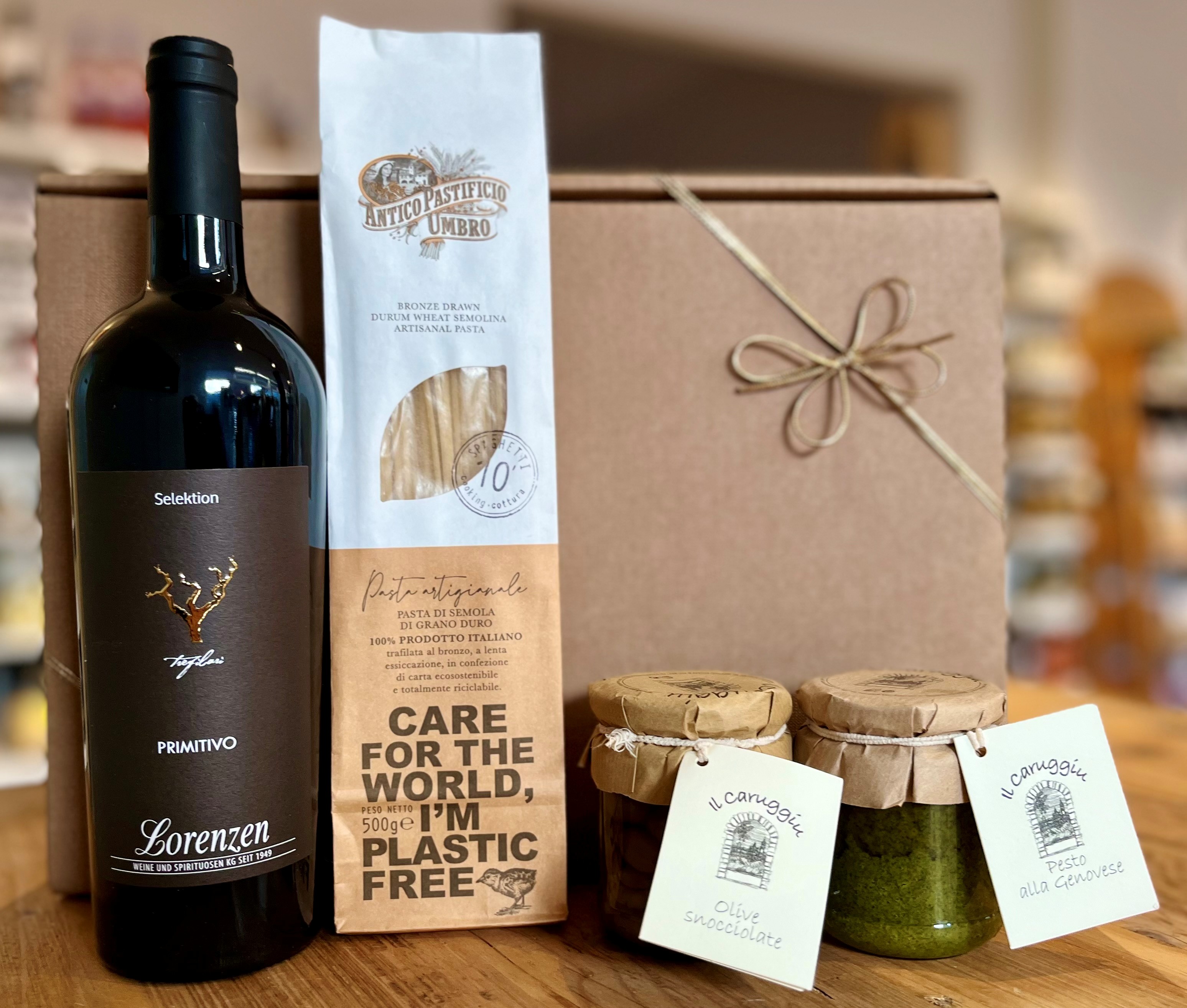 Wein- und Delikatessenpräsent "Pasta Liebe" Primitivo Trefilari & feine Spezialitäten Stk.